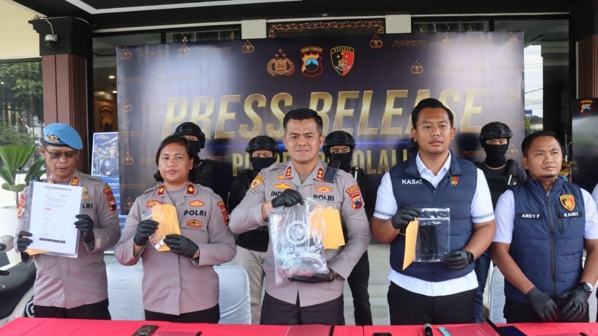 Indonesian man charged after mother-in-law dies from poisoned satay in Central Java