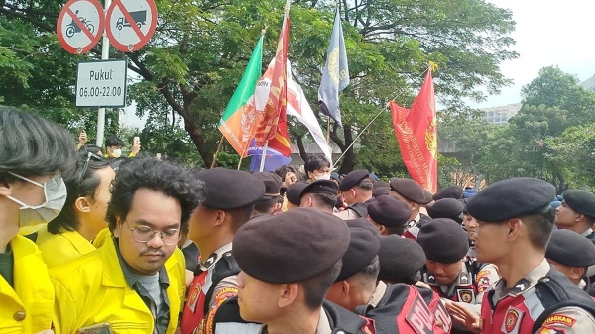 Indonesian student groups plan new Jakarta protest after HI Roundabout standoff