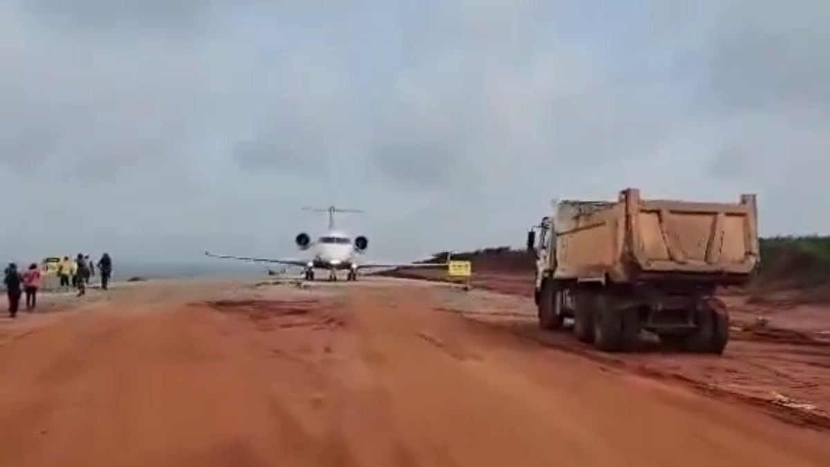 Nigeria aviation authority suspends operator after plane lands on road near Asaba