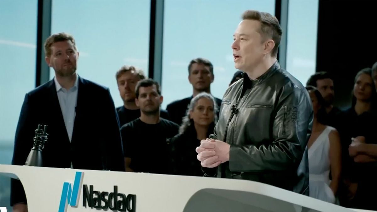 SpaceX shares surge 19% in record-breaking $75 billion Nasdaq debut